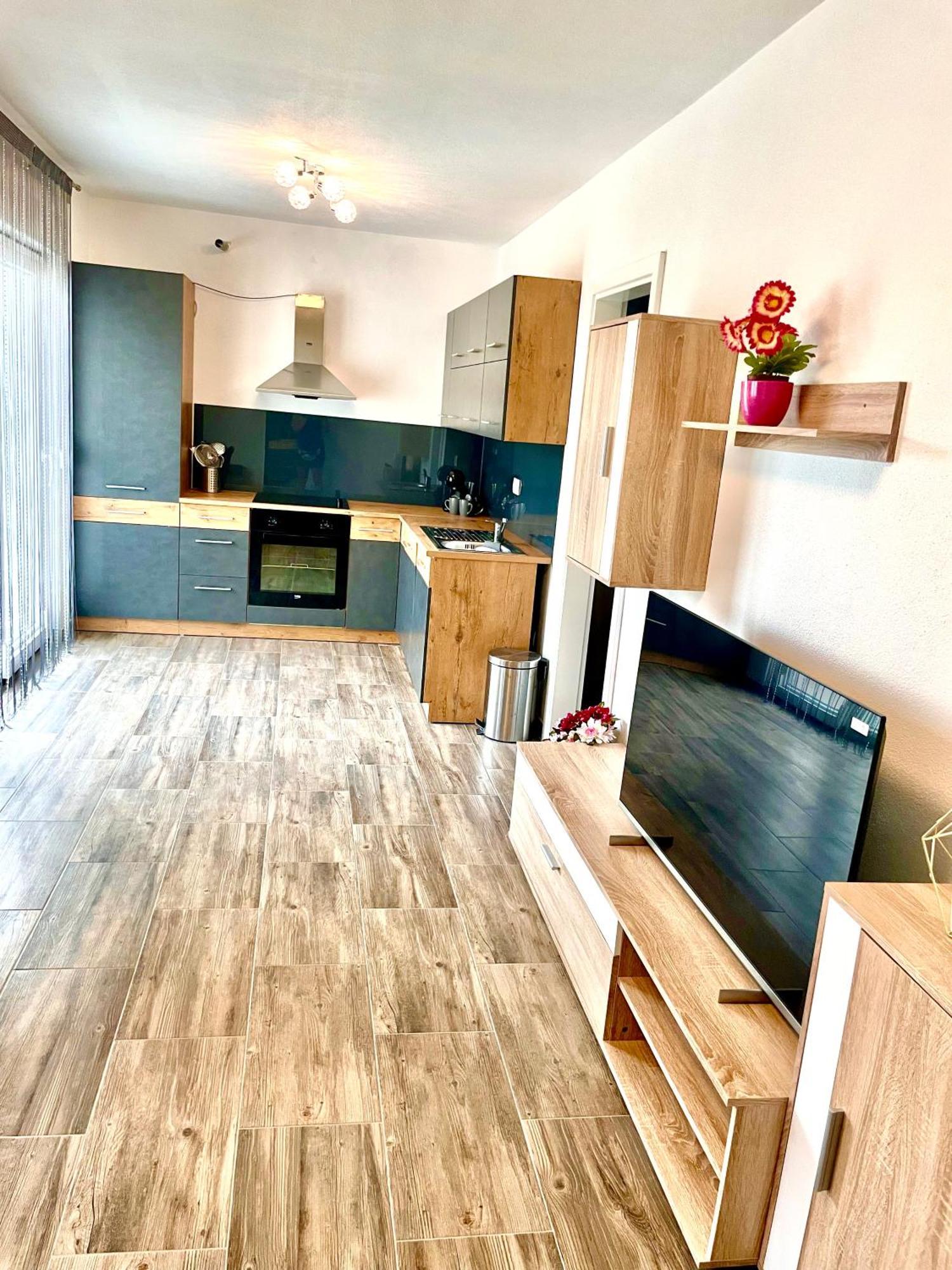 Lucija Apartment Kaštela Екстериор снимка